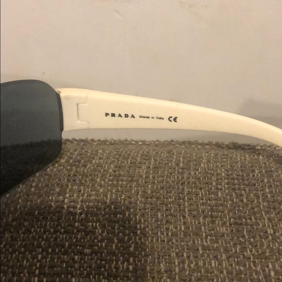 Prada sunglasses - Picture 3 of 4